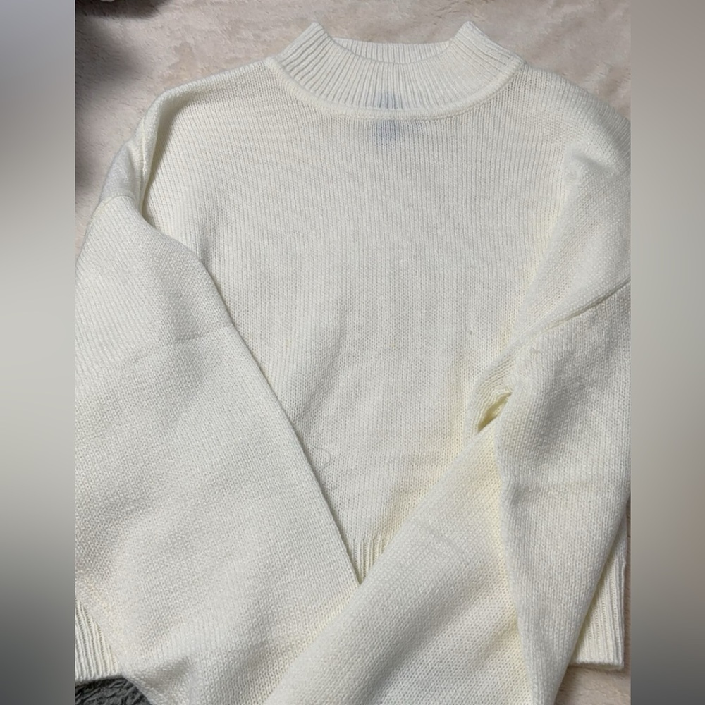 Turtle neck white sweater